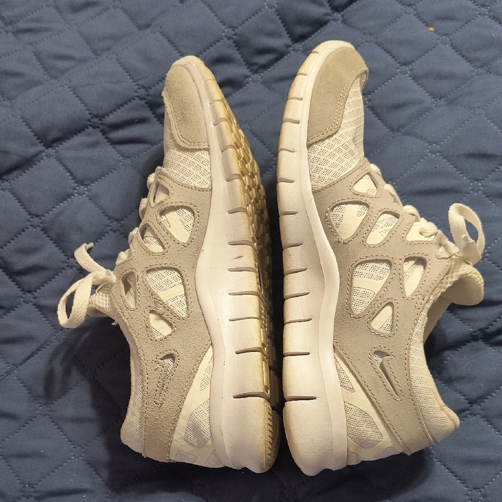 Nike Free Run Women's Gray and White Athletic Shoes- Great Shape